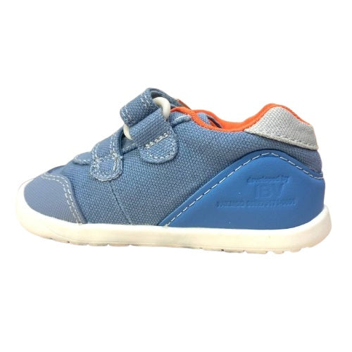 252196 sneakers biomecanics