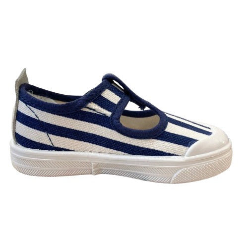D019 dexco first steps shoe